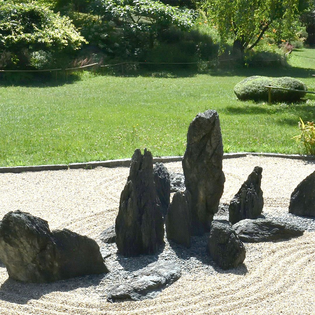 Low Maintenance Landscape Rocks 3
